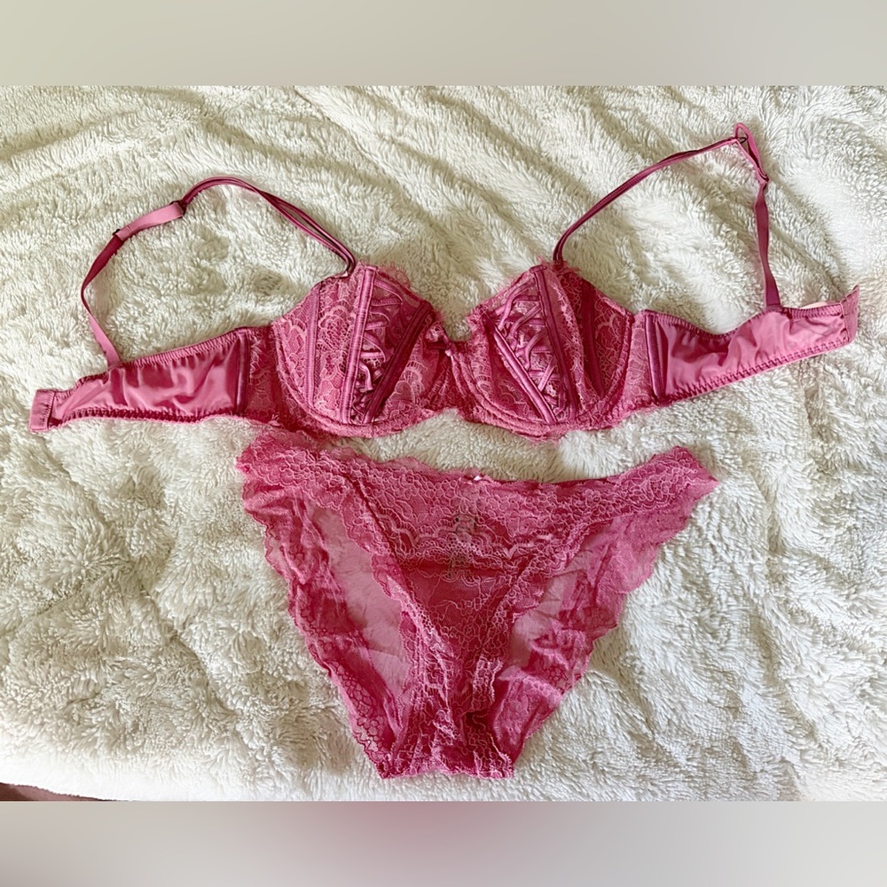 Victoria's Secret Pink Lace Bra Set